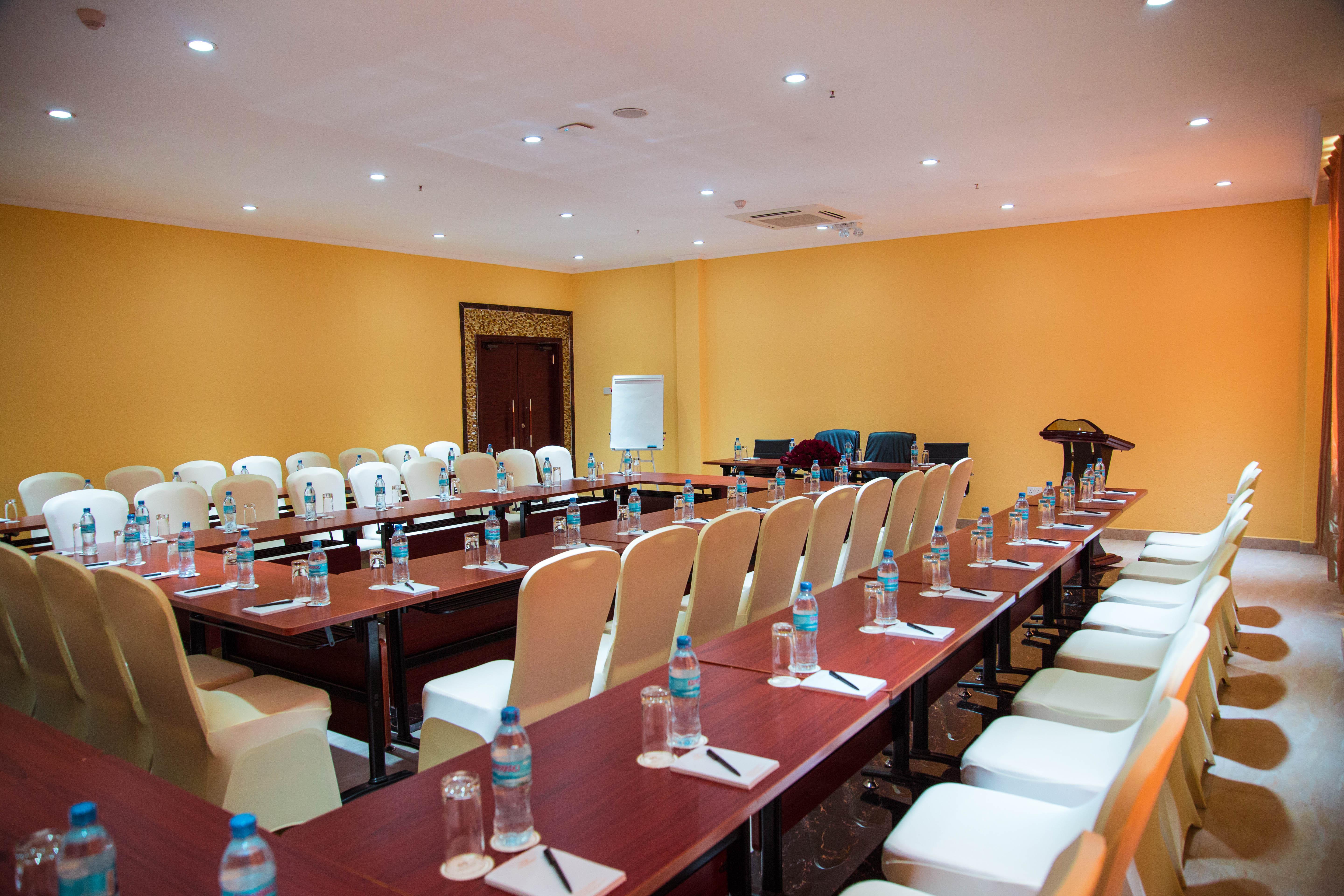 Tiffany Diamond Hotels Ltd - Makunganya Dar es Salaam Exterior foto