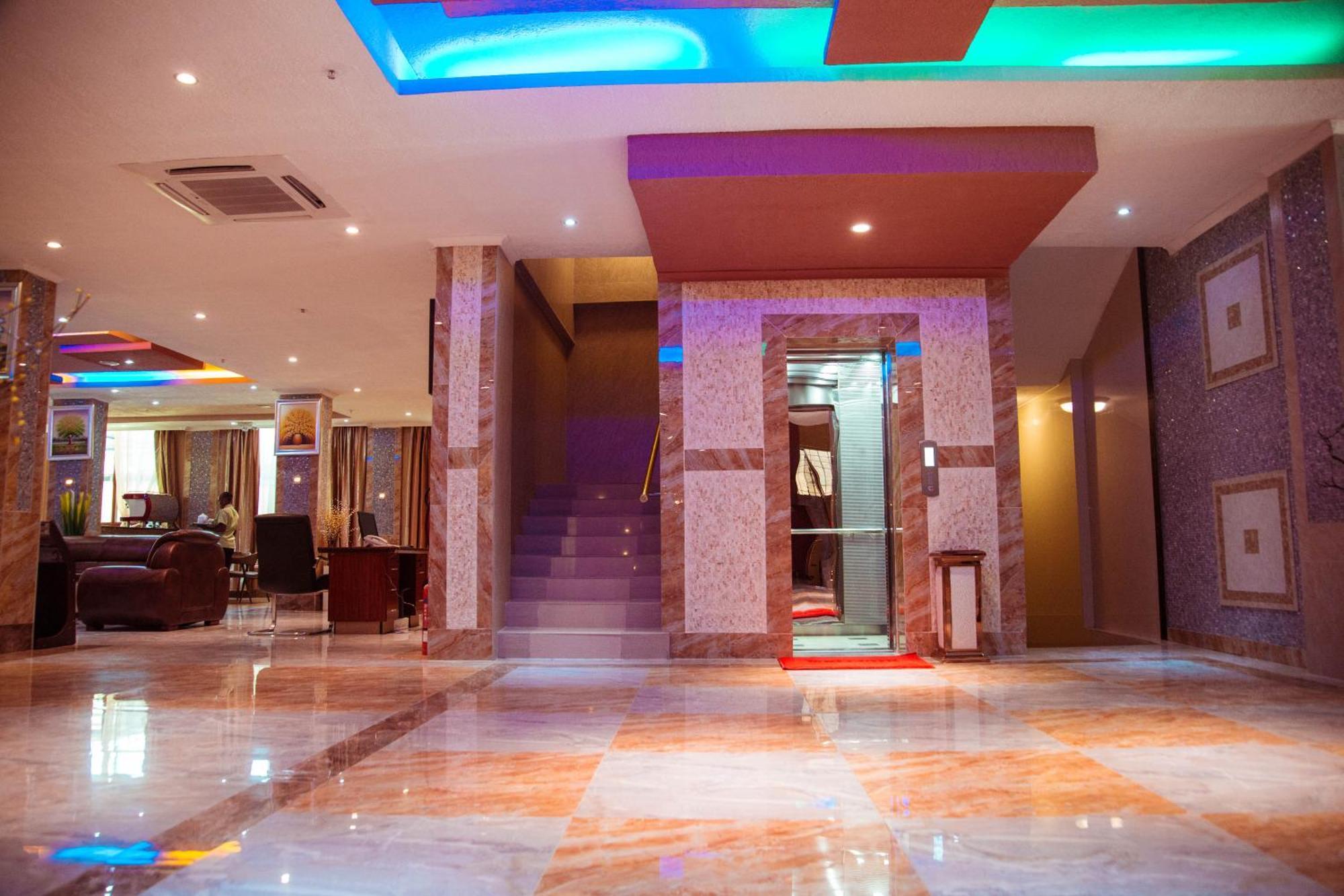 Tiffany Diamond Hotels Ltd - Makunganya Dar es Salaam Exterior foto