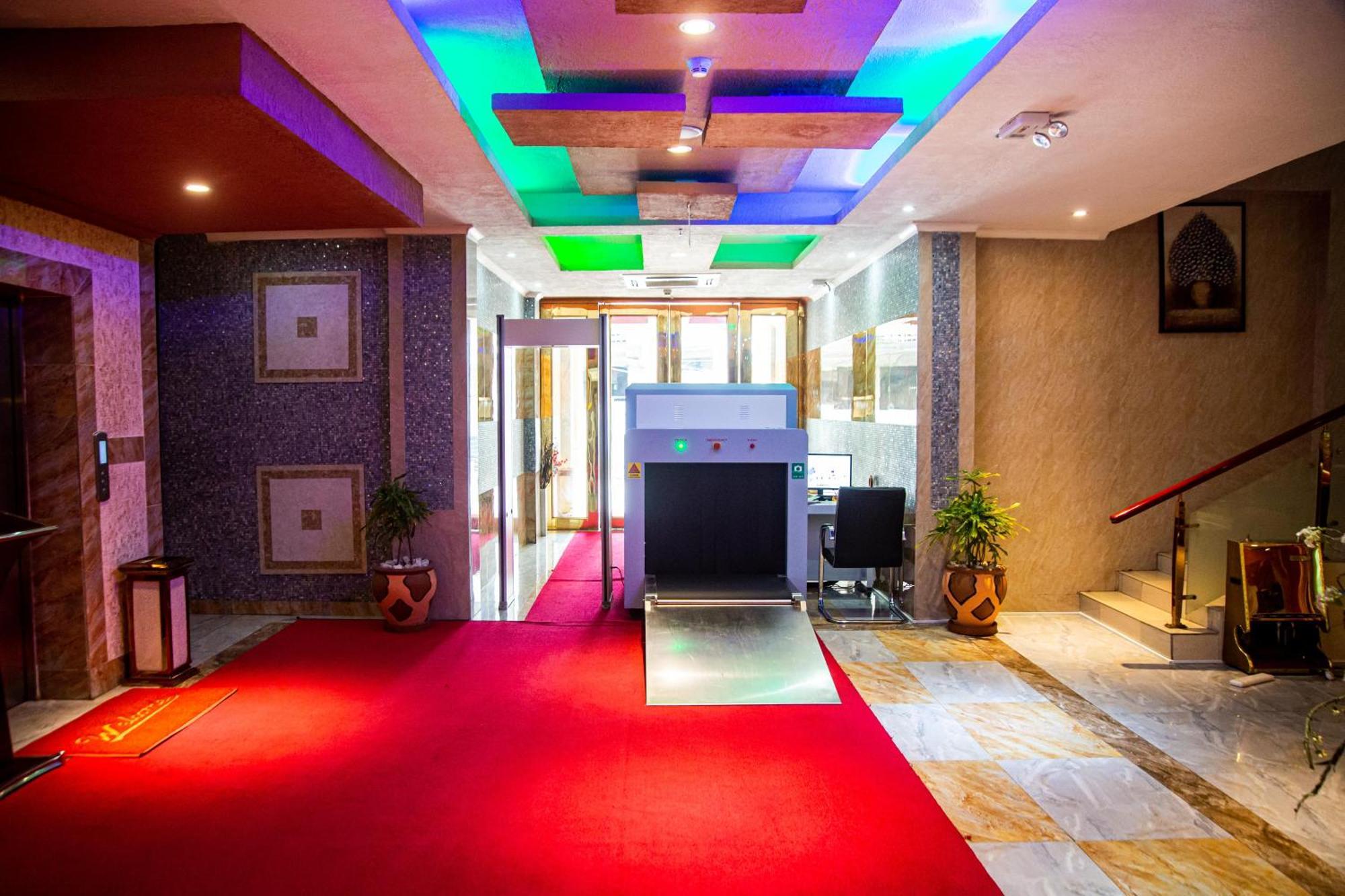 Tiffany Diamond Hotels Ltd - Makunganya Dar es Salaam Exterior foto
