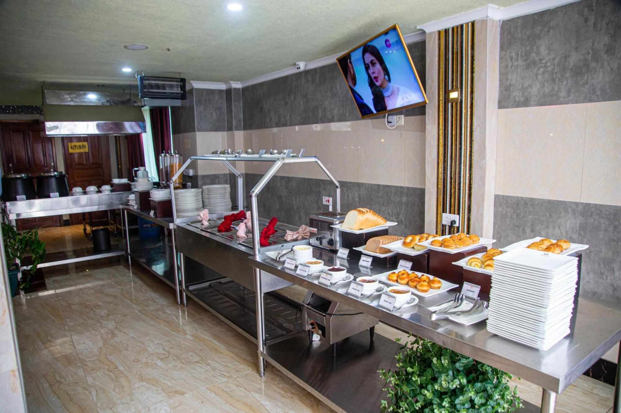 Tiffany Diamond Hotels Ltd - Makunganya Dar es Salaam Exterior foto