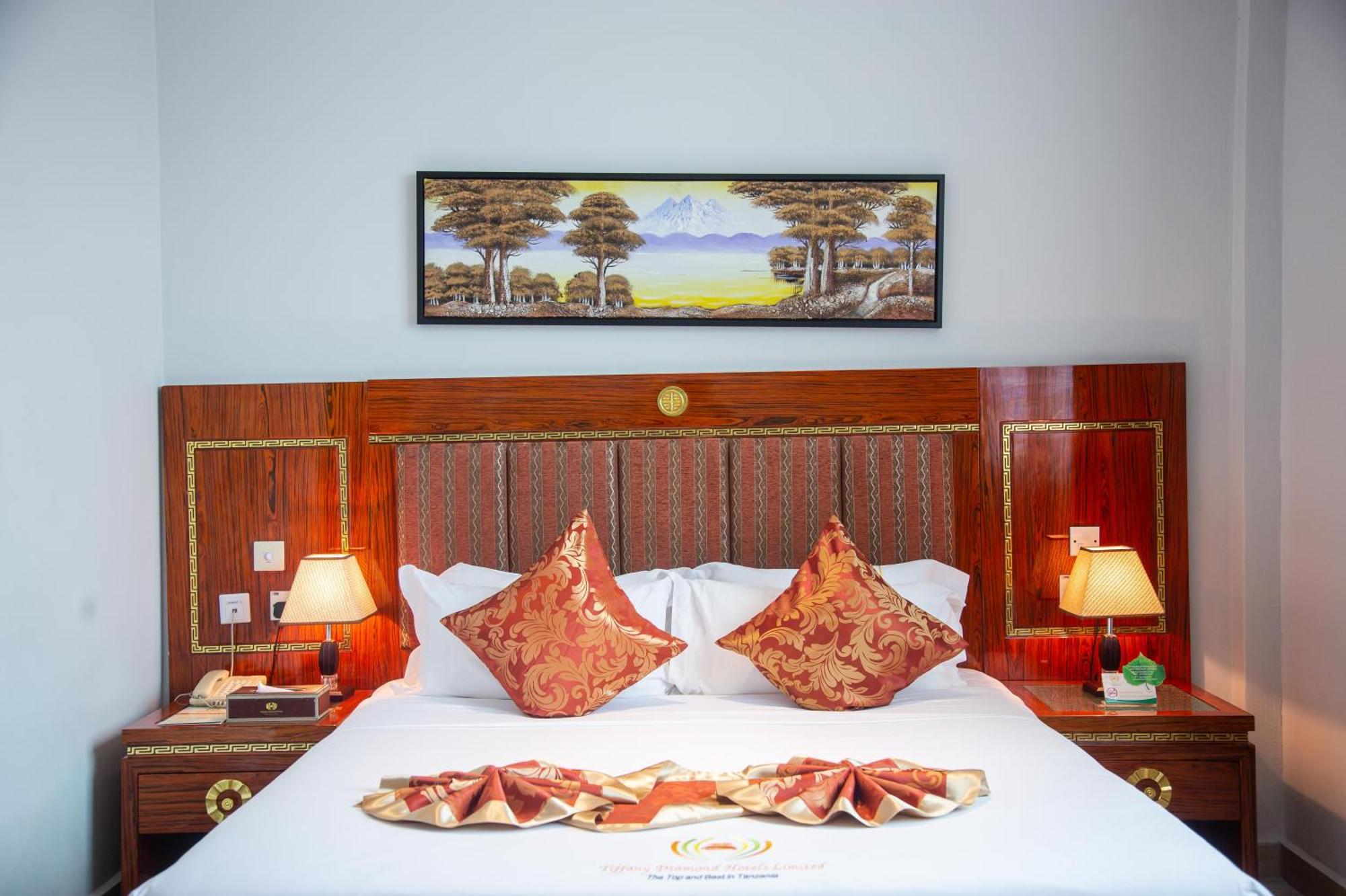 Tiffany Diamond Hotels Ltd - Makunganya Dar es Salaam Exterior foto