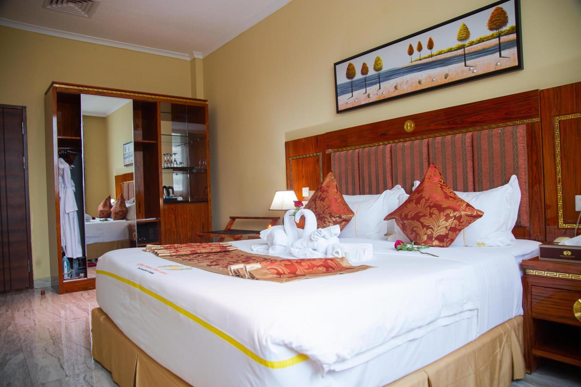 Tiffany Diamond Hotels Ltd - Makunganya Dar es Salaam Exterior foto