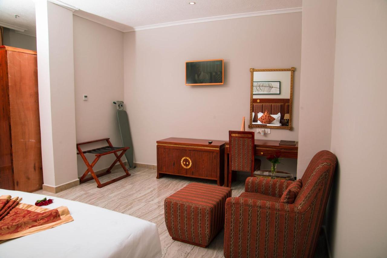 Tiffany Diamond Hotels Ltd - Makunganya Dar es Salaam Exterior foto